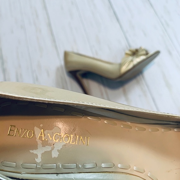 Enzo Angiolini Ruffled Peep Toe Gold Heels - Picture 11 of 15